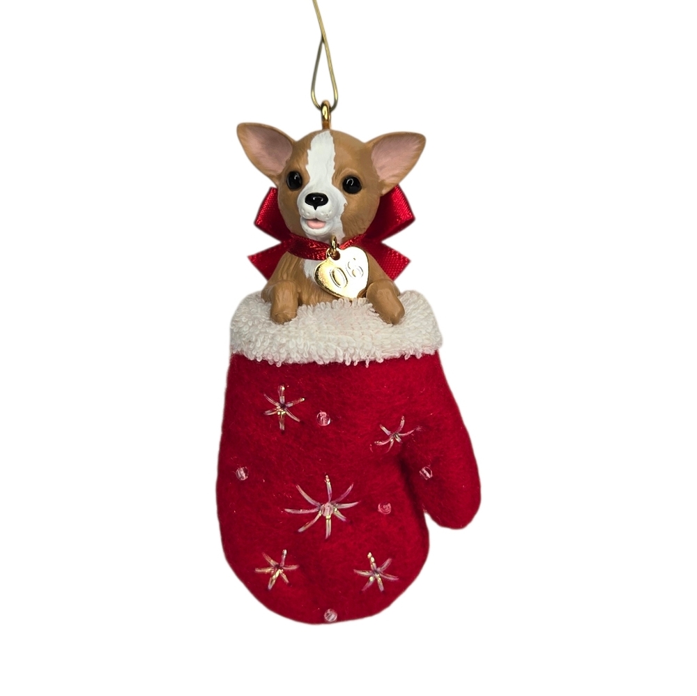 NEW Hallmark Keepsake 2006 Ornament Puppy Love Series Chihuahua In Mitten No. 16 - Picture 1 of 5